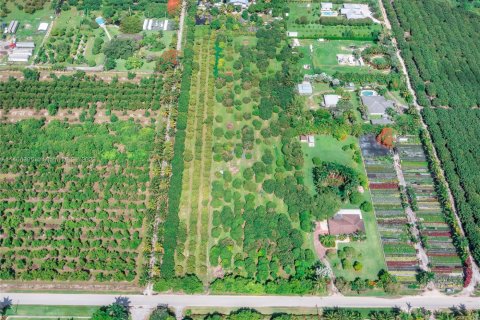 Propiedad comercial en venta en Miami-Dade, Florida № 1861263 - foto 6