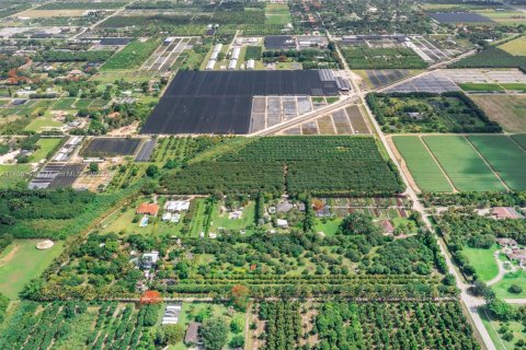 Propiedad comercial en venta en Miami-Dade, Florida № 1861263 - foto 10