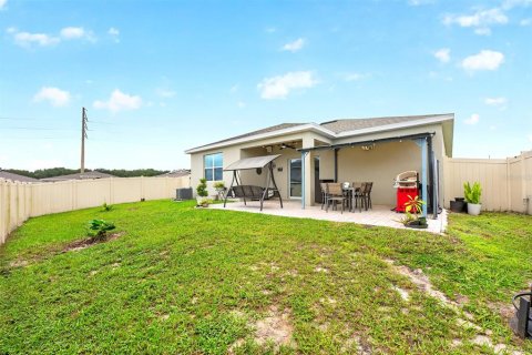 House in Sorrento, Florida 4 bedrooms, 188.59 sq.m. № 2393497 - photo 29