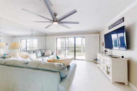 Condo in New Smyrna Beach, Florida, 2 bedrooms  № 1597440 - photo 15