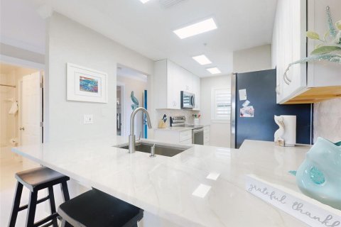 Condo in New Smyrna Beach, Florida, 2 bedrooms  № 1597440 - photo 6