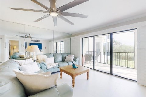 Condo in New Smyrna Beach, Florida, 2 bedrooms  № 1597440 - photo 20