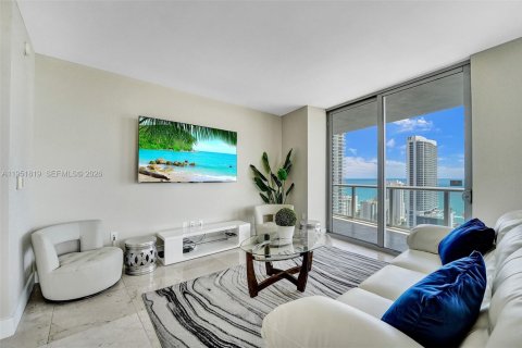 Condominio en venta en Hallandale Beach, Florida, 3 dormitorios, 161.37 m2 № 2180458 - foto 12