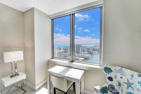 Condominio en venta en Hallandale Beach, Florida, 3 dormitorios, 161.37 m2 № 2180458 - foto 28