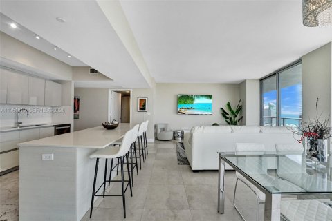 Condominio en venta en Hallandale Beach, Florida, 3 dormitorios, 161.37 m2 № 2180458 - foto 5