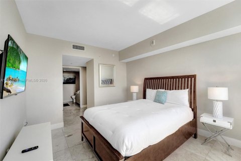 Condominio en venta en Hallandale Beach, Florida, 3 dormitorios, 161.37 m2 № 2180458 - foto 24