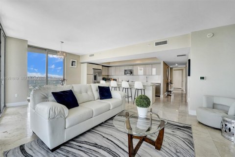 Condominio en venta en Hallandale Beach, Florida, 3 dormitorios, 161.37 m2 № 2180458 - foto 13