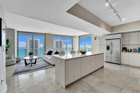 Condominio en venta en Hallandale Beach, Florida, 3 dormitorios, 161.37 m2 № 2180458 - foto 15