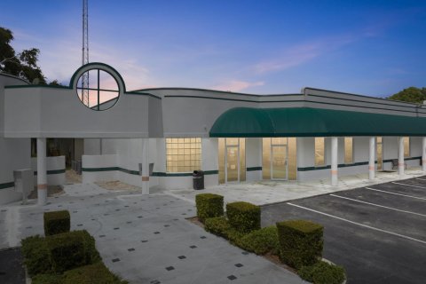 Commercial property in St. Lucie, Florida № 2245638 - photo 4