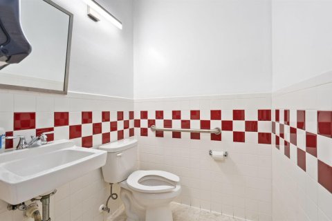 Commercial property in St. Lucie, Florida № 2245638 - photo 15