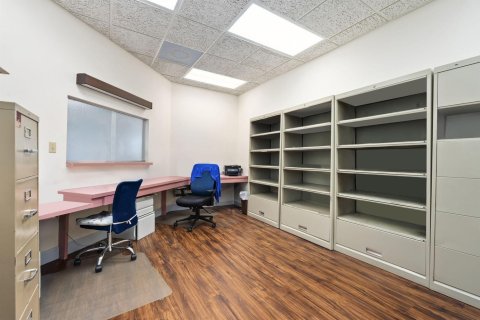 Commercial property in St. Lucie, Florida № 2245638 - photo 13