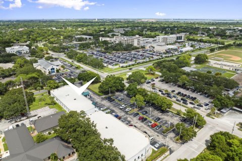 Commercial property in St. Lucie, Florida № 2245638 - photo 3