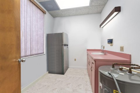 Commercial property in St. Lucie, Florida № 2245638 - photo 20