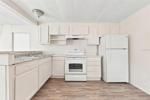Apartment in Port Richey, Florida 2 bedrooms, 62.43 sq.m. № 2198486 - photo 7