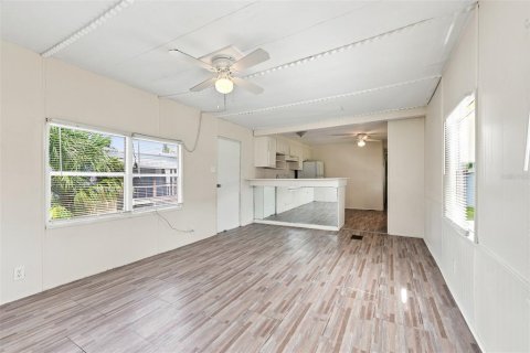 Apartment in Port Richey, Florida 2 bedrooms, 62.43 sq.m. № 2198486 - photo 3