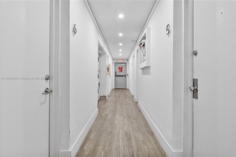 Commercial property in Miami Beach, Florida № 1965386 - photo 6