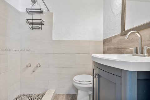 Commercial property in Miami Beach, Florida № 1965386 - photo 15