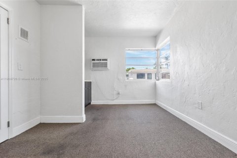 Commercial property in Miami Beach, Florida № 1965386 - photo 21