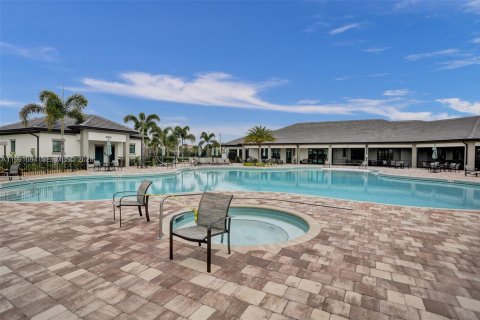 Townhouse in Lake Worth, Florida 3 bedrooms, 176.05 sq.m. № 2057381 - photo 20