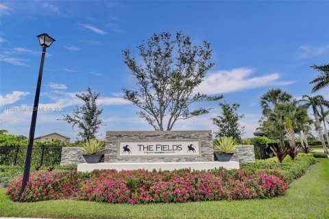 Townhouse in Lake Worth, Florida 3 bedrooms, 176.05 sq.m. № 2057381 - photo 2