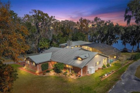 Casa en Floral City, Florida 3 dormitorios, 338.35 m2 № 2131408