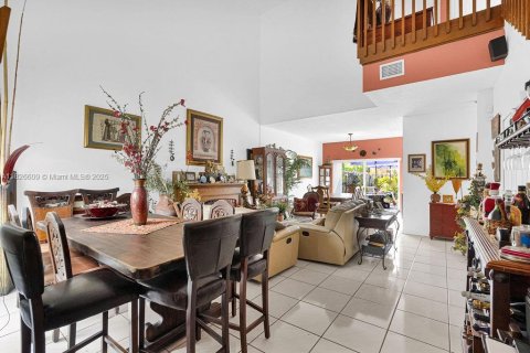 Casa en venta en Miami, Florida, 4 dormitorios, 220.83 m2 № 1934159 - foto 18