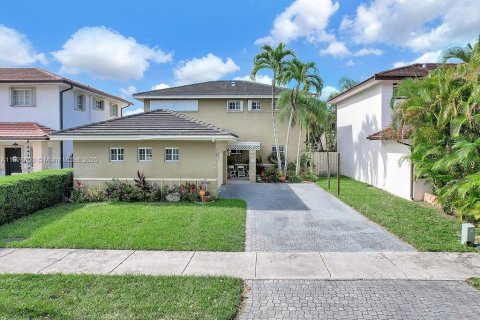 Casa en venta en Miami, Florida, 4 dormitorios, 220.83 m2 № 1934159 - foto 2