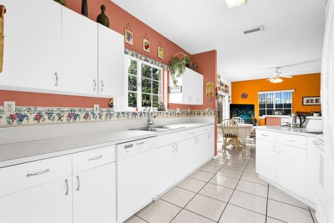 Casa en venta en Miami, Florida, 4 dormitorios, 220.83 m2 № 1934159 - foto 28
