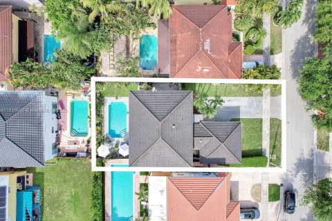 Casa en venta en Miami, Florida, 4 dormitorios, 220.83 m2 № 1934159 - foto 11