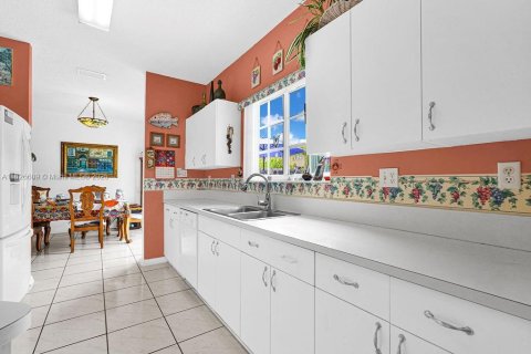 Casa en venta en Miami, Florida, 4 dormitorios, 220.83 m2 № 1934159 - foto 24
