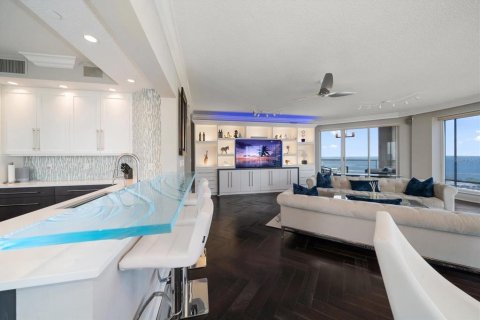 Condominio en venta en Saint Petersburg, Florida, 4 dormitorios, 460.8 m2 № 1202978 - foto 23
