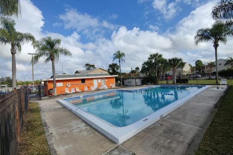 Condo in Orlando, Florida, 2 bedrooms  № 1833384 - photo 25