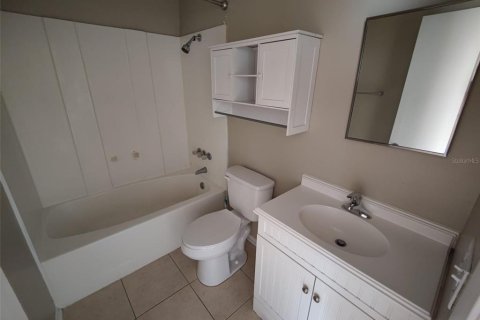 Condo in Orlando, Florida, 2 bedrooms  № 1833384 - photo 17