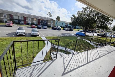 Condo in Orlando, Florida, 2 bedrooms  № 1833384 - photo 24