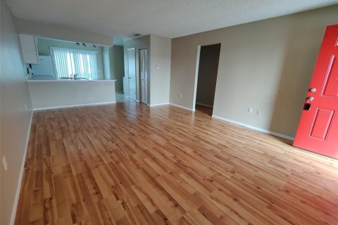 Condo in Orlando, Florida, 2 bedrooms  № 1833384 - photo 12
