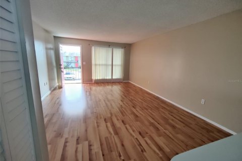 Condo in Orlando, Florida, 2 bedrooms  № 1833384 - photo 10