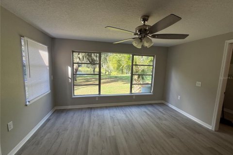 Villa ou maison à louer à Dover, Floride: 4 chambres, 179.86 m2 № 2116201 - photo 4