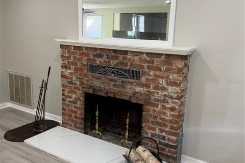 Villa ou maison à louer à Dover, Floride: 4 chambres, 179.86 m2 № 2116201 - photo 3