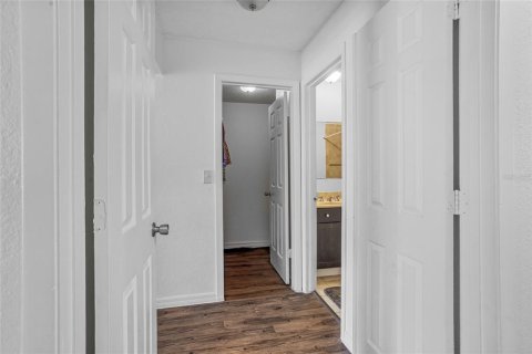 Condo in Orlando, Florida, 2 bedrooms  № 1800205 - photo 13