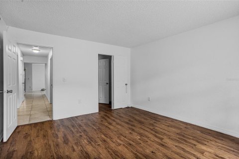 Condo in Orlando, Florida, 2 bedrooms  № 1800205 - photo 16