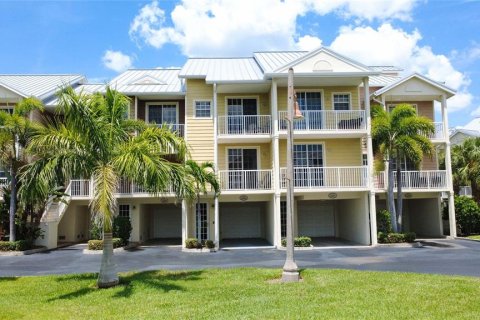 Townhouse in Ruskin, Florida 3 bedrooms, 131.64 sq.m. № 2216183