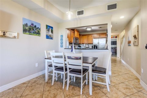 Townhouse in Ruskin, Florida 3 bedrooms, 131.64 sq.m. № 2216183 - photo 7