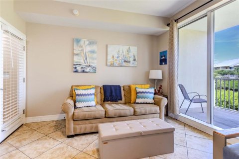 Townhouse in Ruskin, Florida 3 bedrooms, 131.64 sq.m. № 2216183 - photo 4