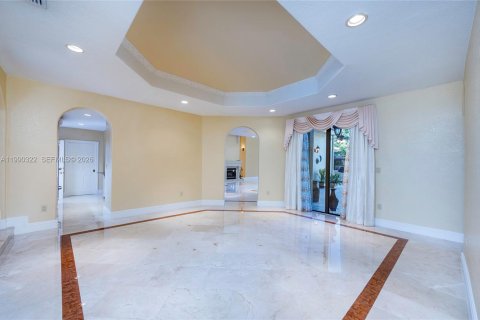 Casa en venta en Miami Springs, Florida, 5 dormitorios, 283.44 m2 № 2058040 - foto 19