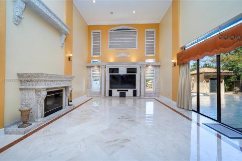 Casa en venta en Miami Springs, Florida, 5 dormitorios, 283.44 m2 № 2058040 - foto 15