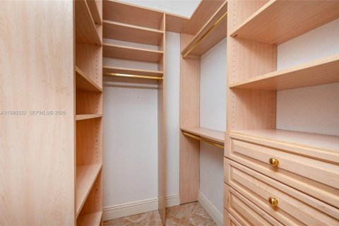 Casa en venta en Miami Springs, Florida, 5 dormitorios, 283.44 m2 № 2058040 - foto 29