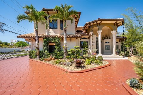 Casa en venta en Miami Springs, Florida, 5 dormitorios, 283.44 m2 № 2058040 - foto 3