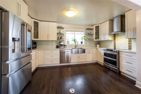 Villa ou maison à vendre à Hollywood, Floride: 3 chambres, 188.68 m2 № 2060472 - photo 8