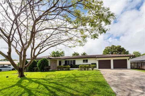 Дом в Холливуд, Флорида 3 спальни, 188.68м2 № 2060472