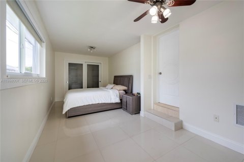 Villa ou maison à vendre à Hollywood, Floride: 3 chambres, 188.68 m2 № 2060472 - photo 13